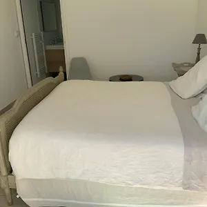 guesthouse-le-mas-de-la-dame.fr-provencehotel.com/